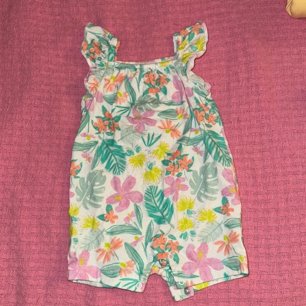 5 / $20 💖
Carter’s 6-9 month jumpsuit